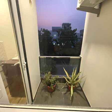 Downtown Studios Γκουργκάον Εξωτερικό φωτογραφία