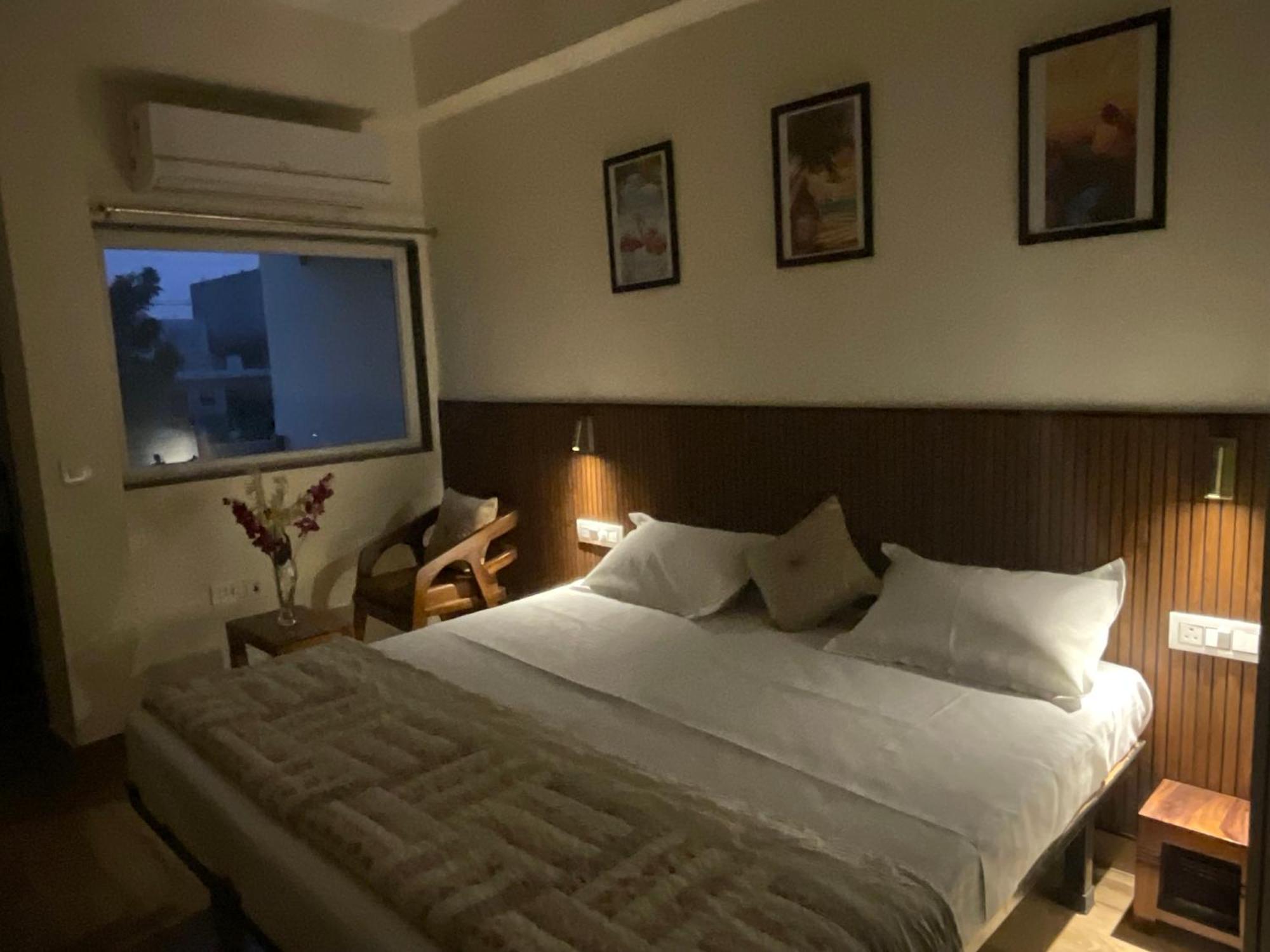 Downtown Studios Γκουργκάον Εξωτερικό φωτογραφία